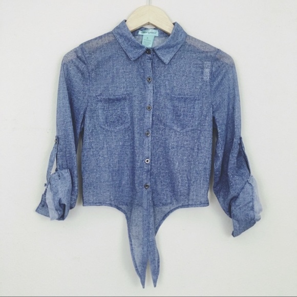 NWT Denim-looking button down shirt - Picture 3 of 6